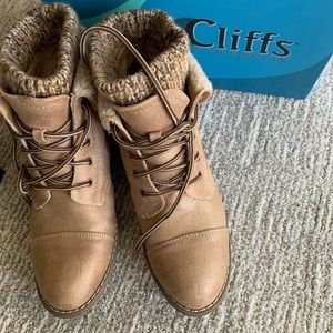 Cliffs duena boots by White Mountain